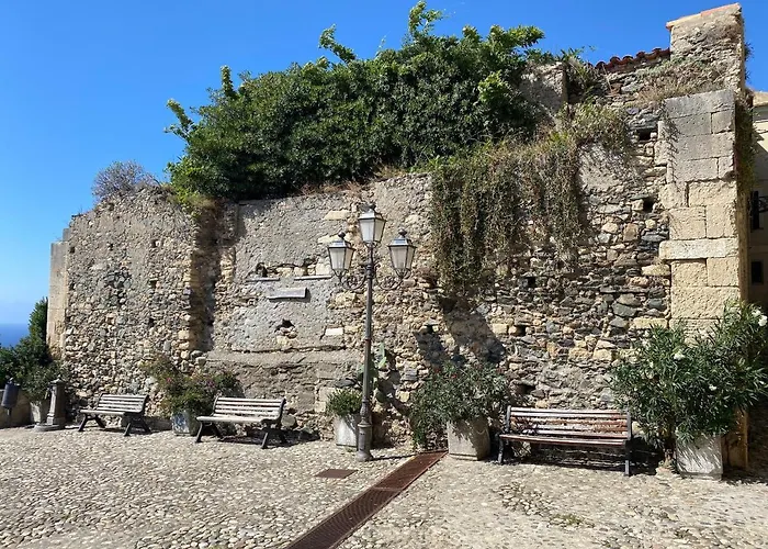 Al Castello 菲乌梅夫雷多布鲁齐奥